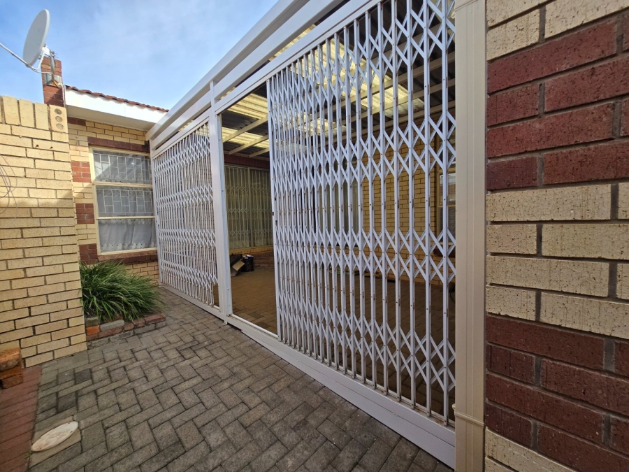 3 Bedroom Property for Sale in Pentagon Park Free State